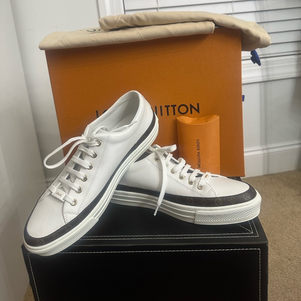 Authentic Louis Vuitton Women’s Stellar Sneakers Size 40 - White